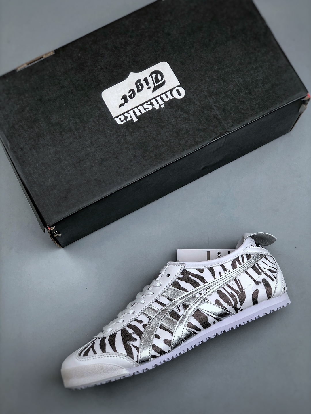 オニツカタイガー「Onitsuka Tiger」MEXICO 66 スリッポン スニーカー