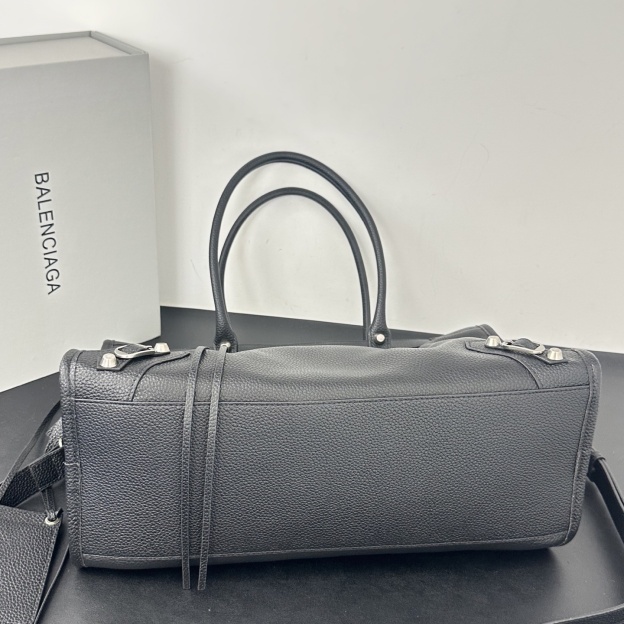 バレンシアガ「Balenciaga」バレンシアガ ル・シティ / ショルダーバッグ