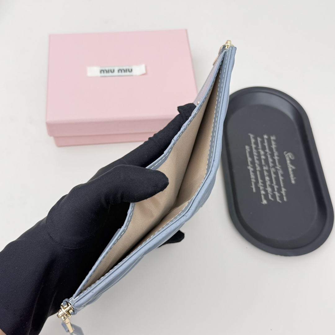 ミュウミュウ「Miu Miu」ミュウミュウ マテラッセ ラムスキン コンパクトバッグ 790 / ショルダーバッグ