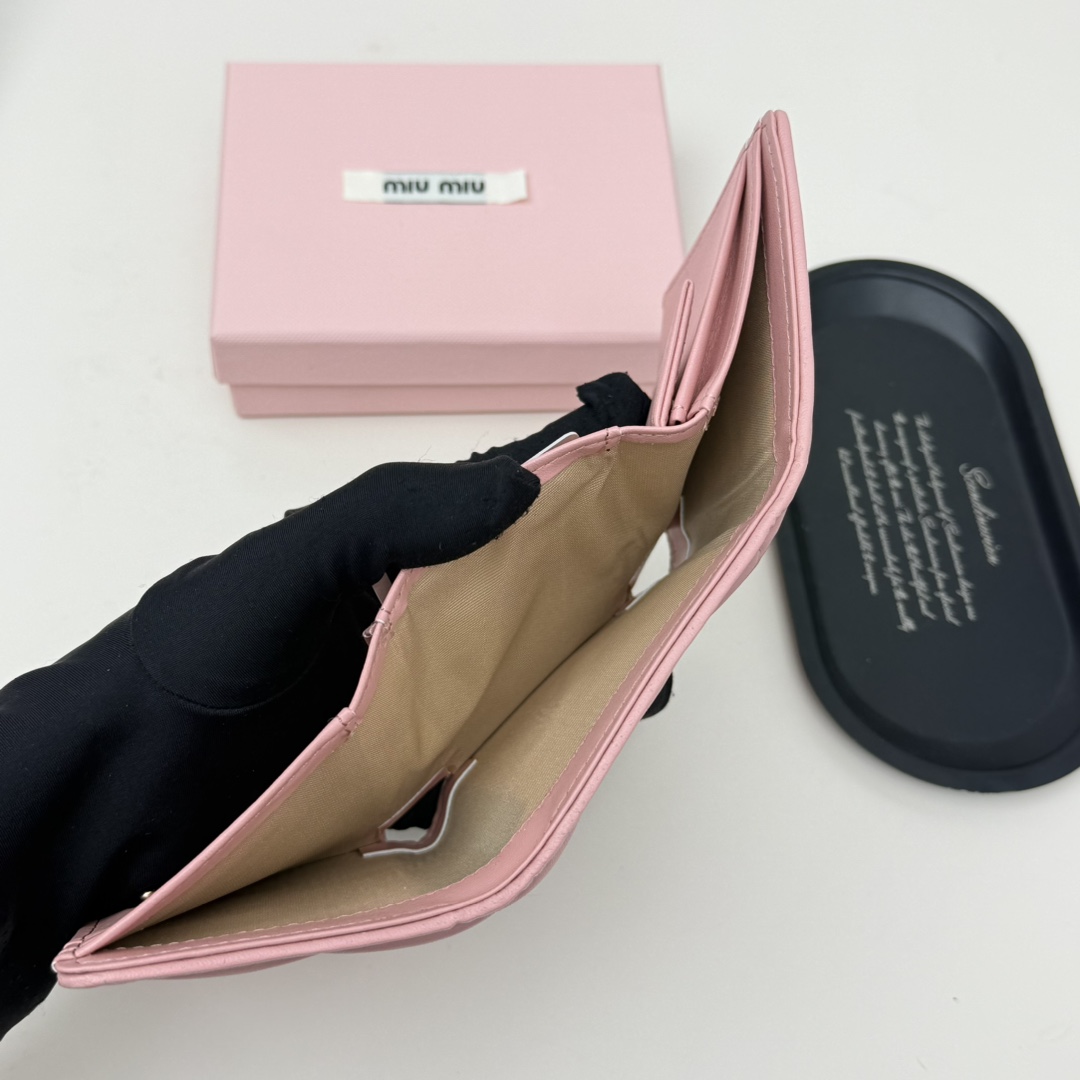 ミュウミュウ「Miu Miu」ミュウミュウ マテラッセ ラムスキン コンパクトバッグ 791 / ショルダーバッグ