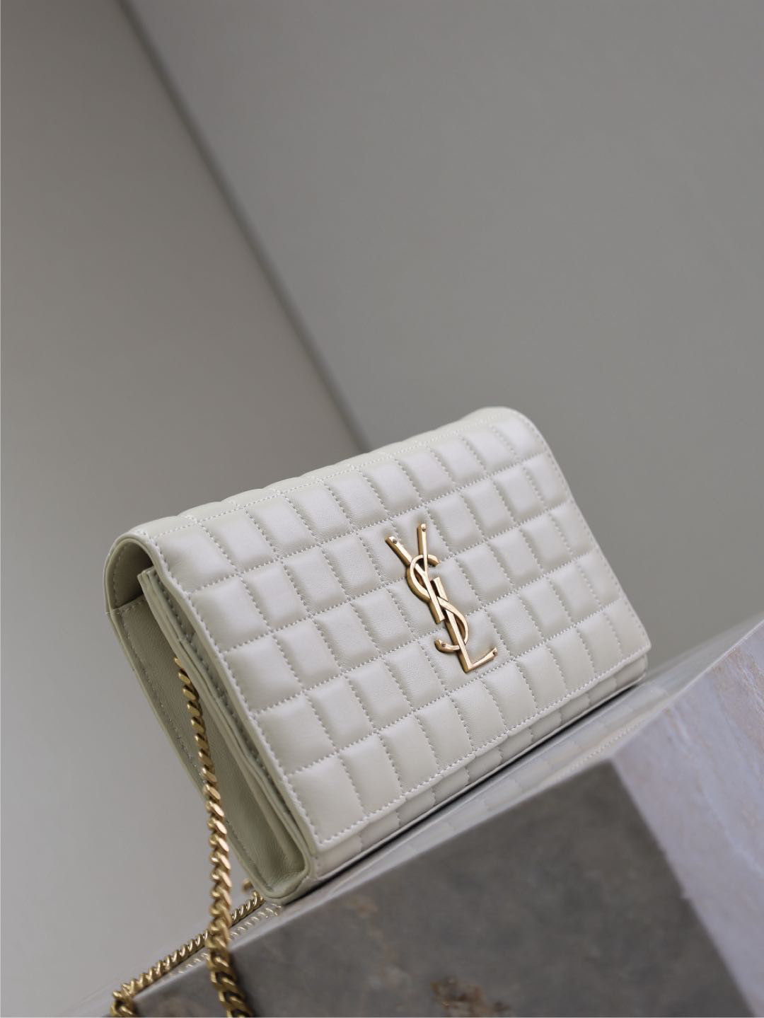 2026サンローラン「SAINT LAURENT CASSANDRE チェーンウォレット（WOC）