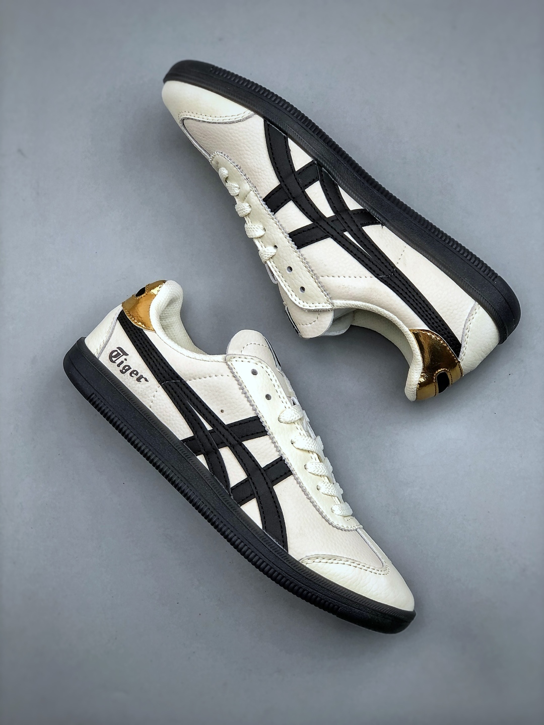 オニツカタイガー「Onitsuka Tiger」MEXICO 66 スリッポン スニーカー