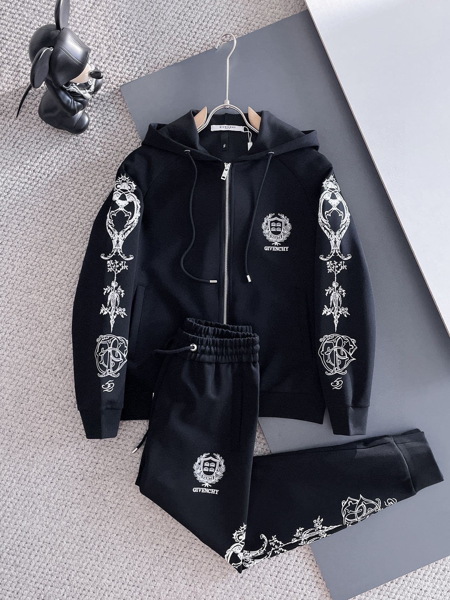 ジバンシィ「Givenchy」 秋冬 メンズ カジュアルスポーツセット