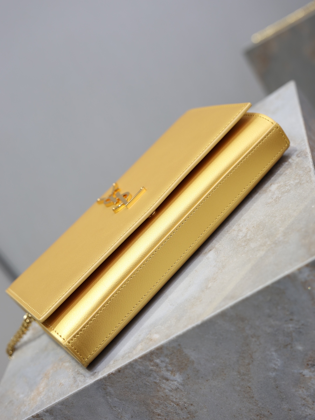 2026サンローラン「Saint Laurent CASSANDRE チェーンウォレット グラン
