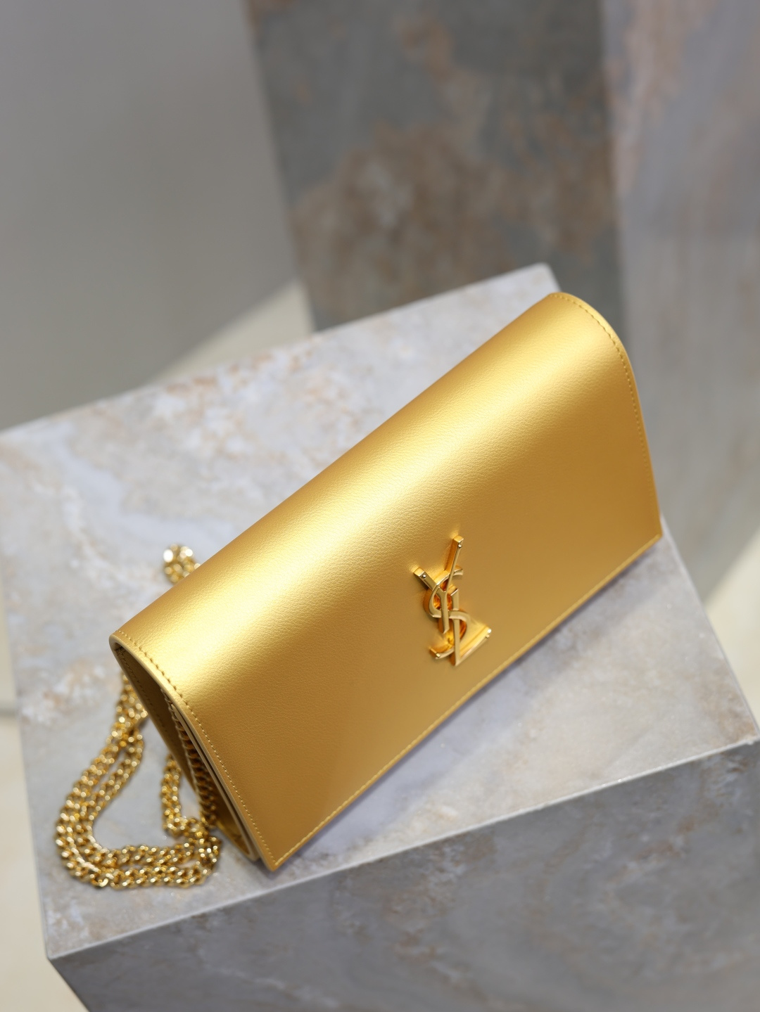 2026サンローラン「SAINT LAURENT CASSANDRE チェーンウォレット（WOC）