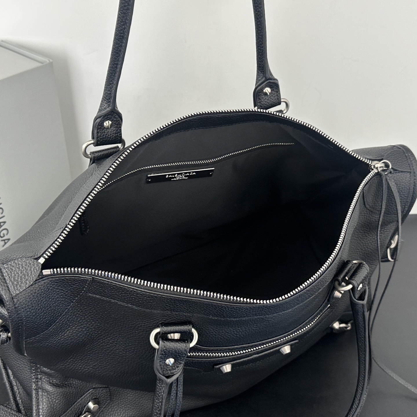 バレンシアガ「Balenciaga」バレンシアガ ル・シティ / ショルダーバッグ