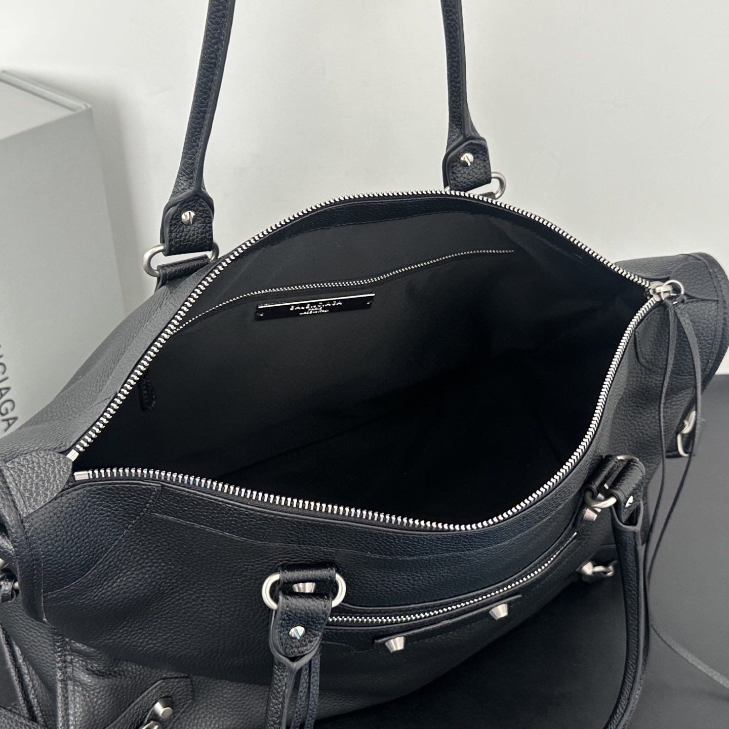 バレンシアガ「Balenciaga」バレンシアガ ル・シティ / ショルダーバッグ