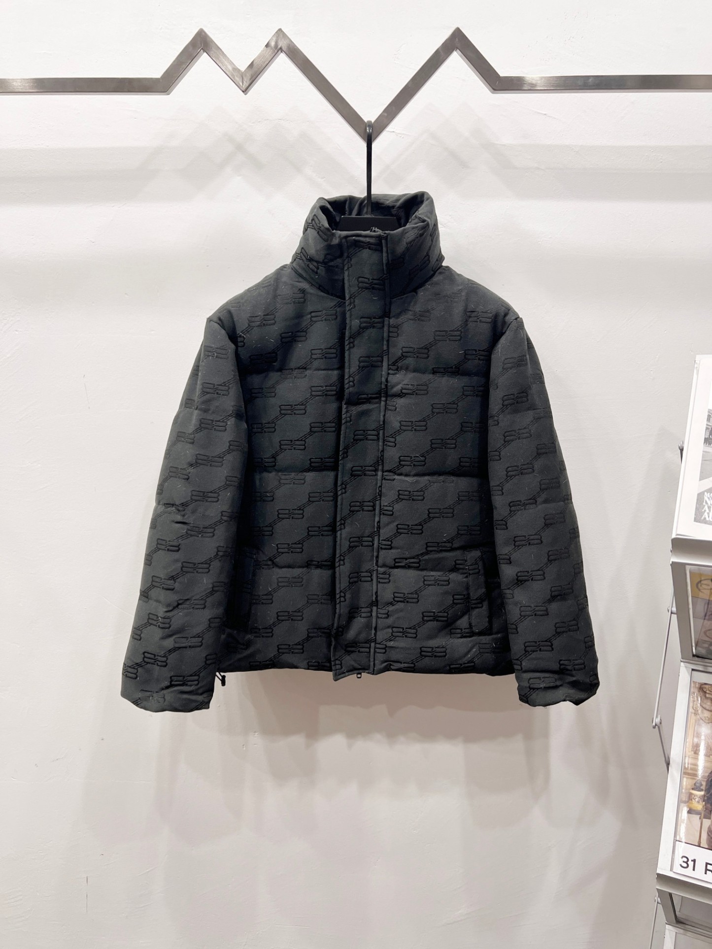 バレンシアガ「Balenciaga」‌軽奢華なジャカード柄個性ダウンジャケット 男女兼用