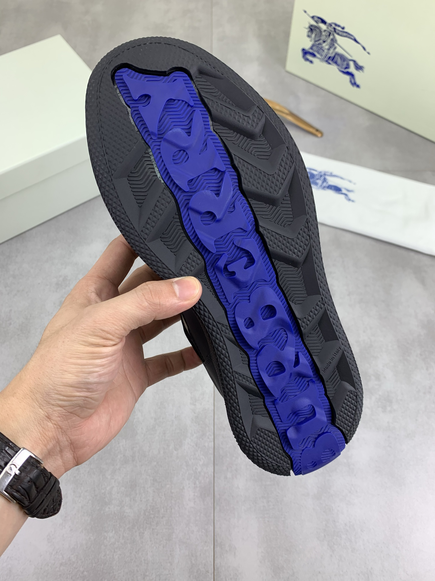 バーバリー「Burberry」バーバリー テラス スニーカー / レザースニーカー
