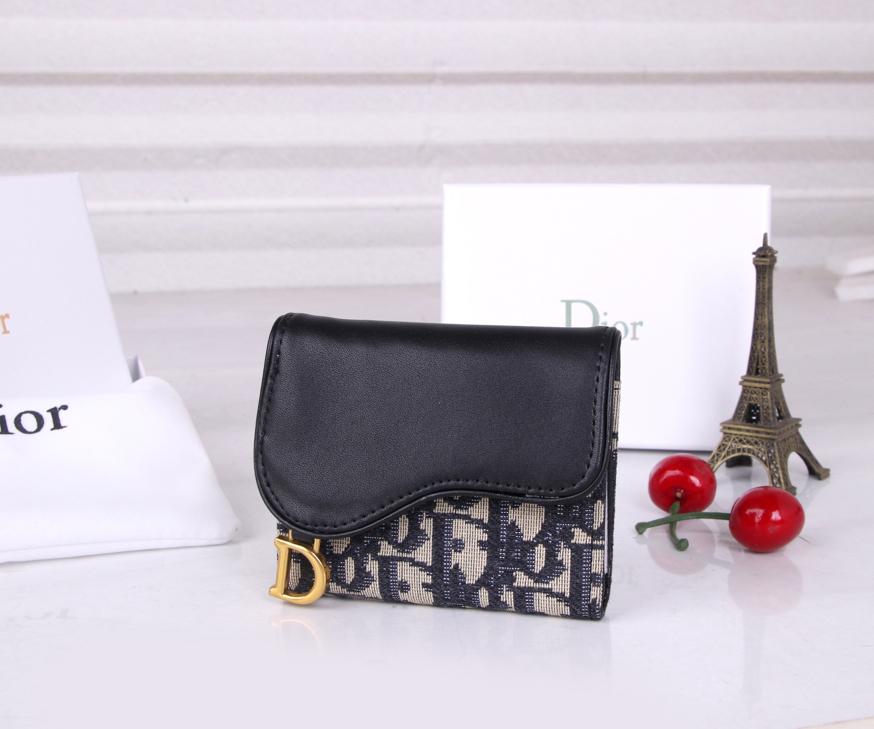 ディオール「Dior」ディオール コンパクト三つ折りウォレット 新作登場-isetant