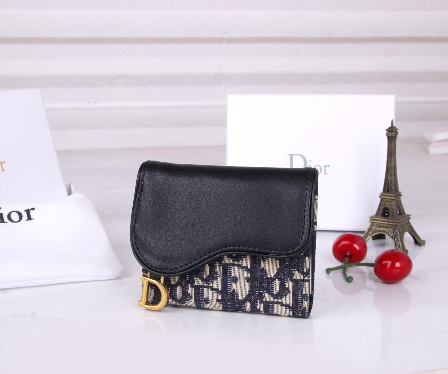 ディオール「Dior」ディオール コンパクト三つ折りウォレット 新作登場-isetant