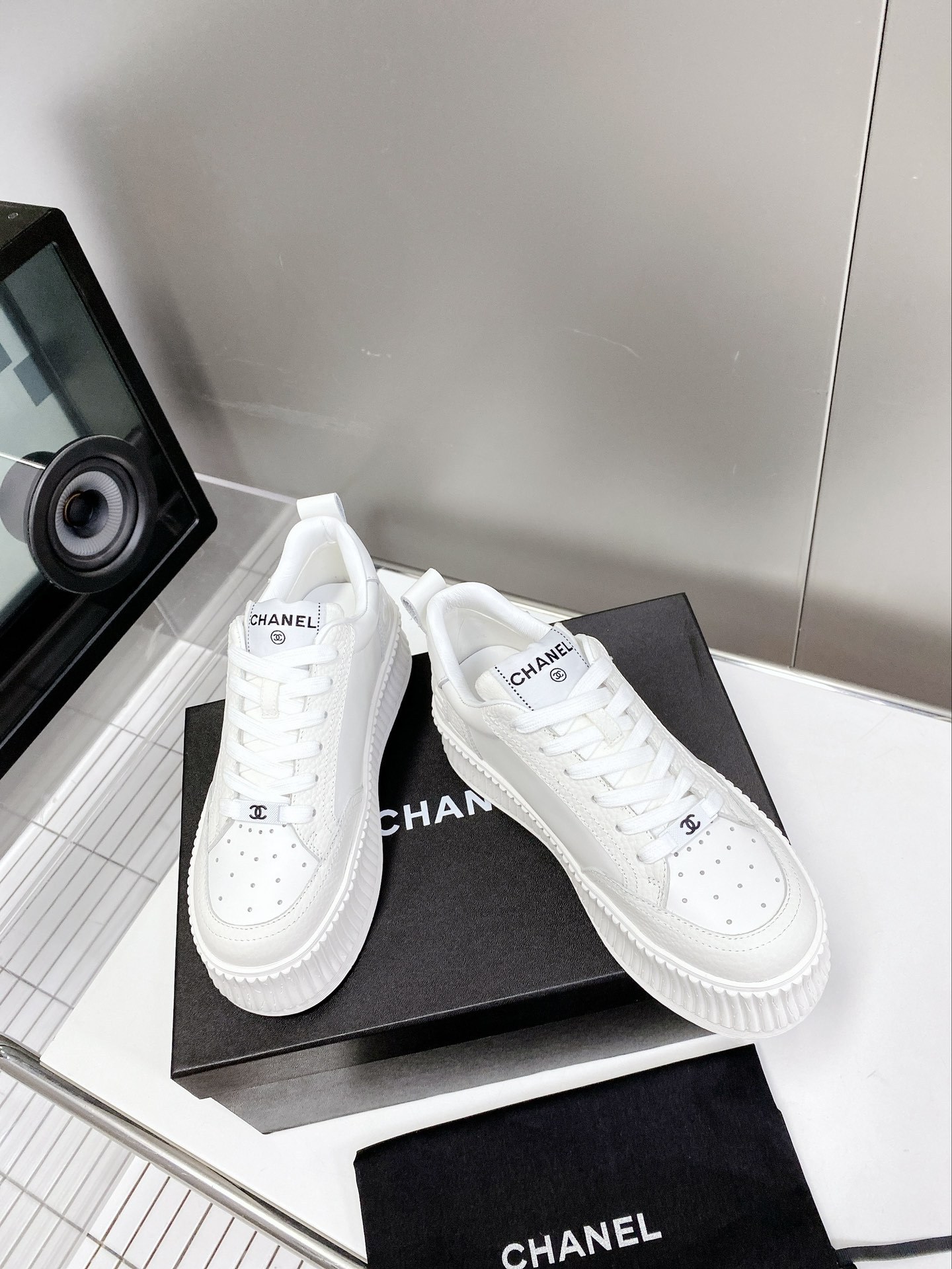シャネル［Chanel］  2023SS パンダカラー スニーカー