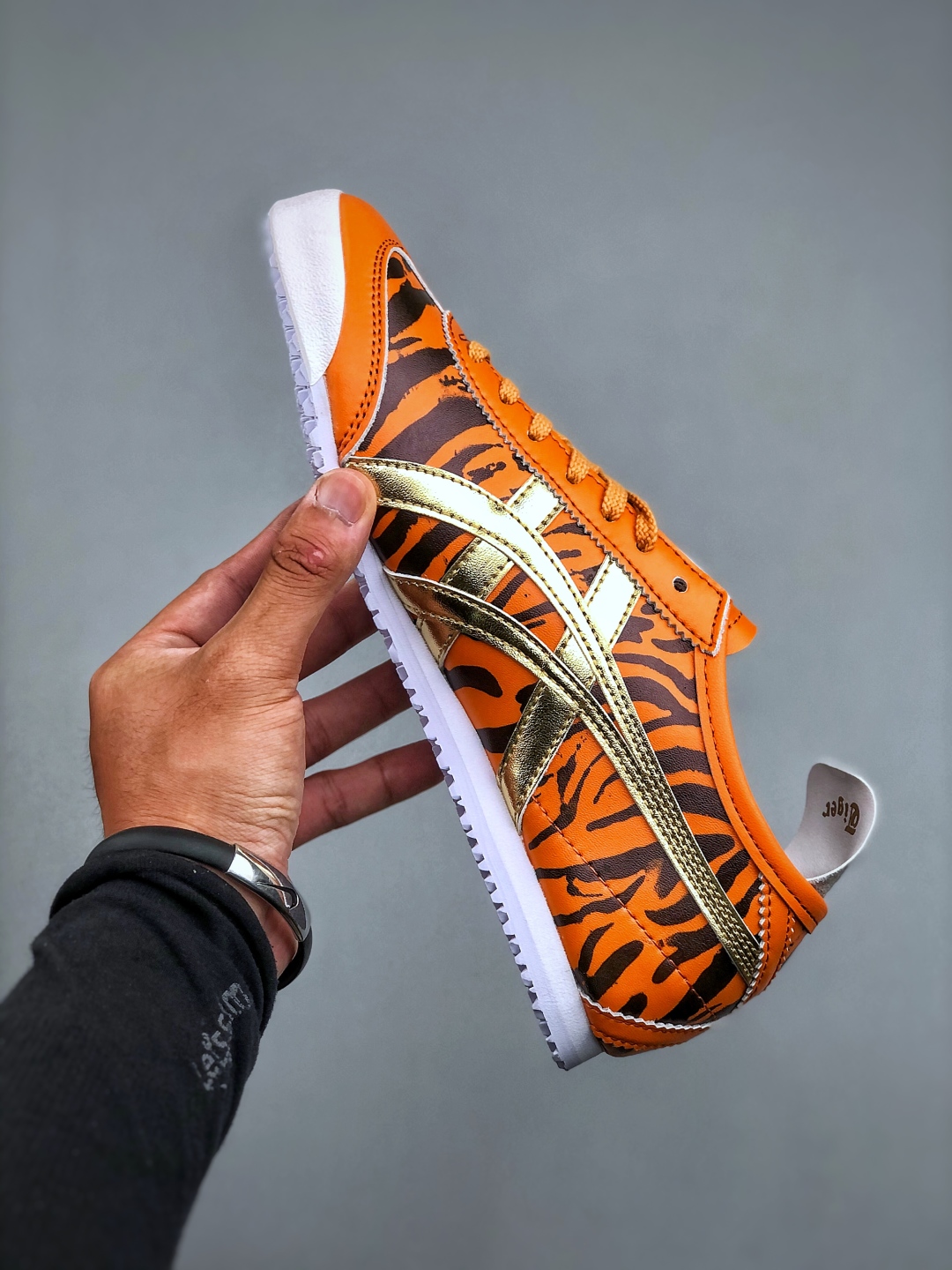 オニツカタイガー「Onitsuka Tiger」MEXICO 66 スリッポン スニーカー