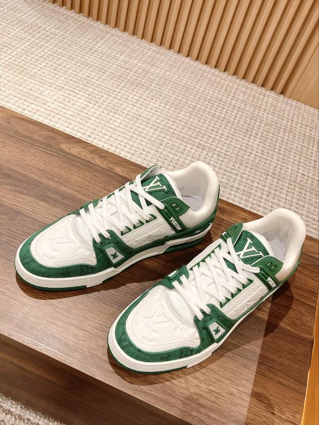 「コラボモデル」Louis Vuitton x Trainerスニーカー