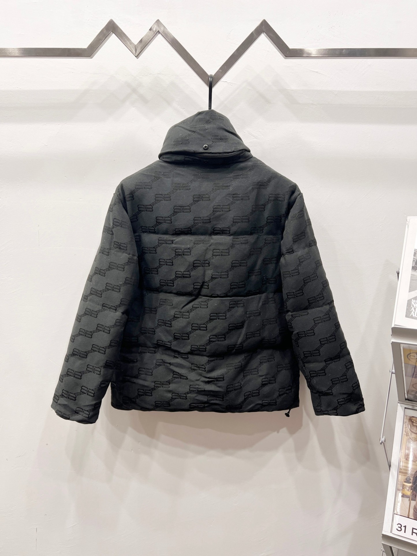 バレンシアガ「Balenciaga」‌軽奢華なジャカード柄個性ダウンジャケット 男女兼用