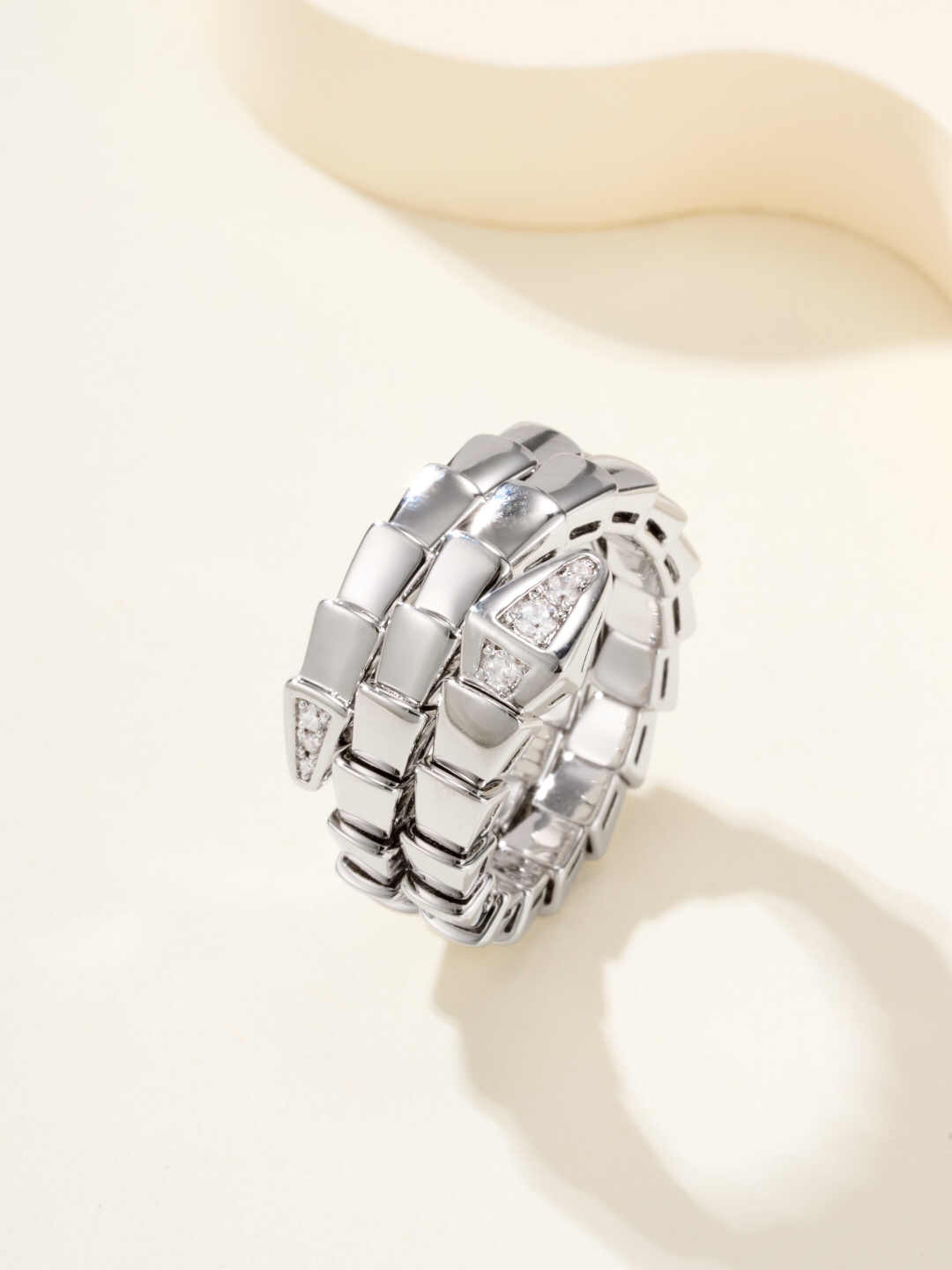 ブルガリ「Bvlgari」エレガントなリングコレクション