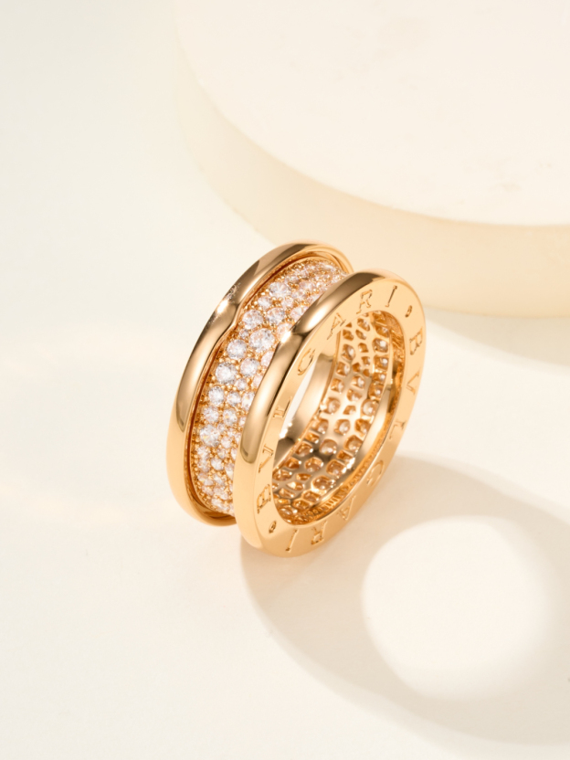 ブルガリ「Bvlgari」エレガントなリングコレクション