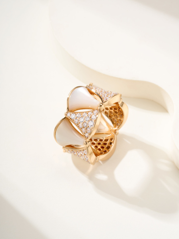 ブルガリ「Bvlgari」エレガントなリングコレクション