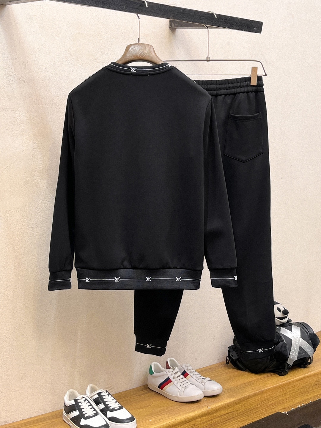 ルイ・ヴィトン「Louis Vuitton」秋冬プルオーバーフーディーセット