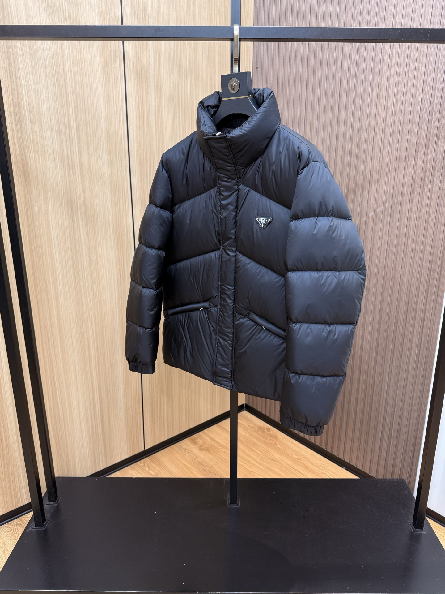 プラダ「Prada」秋冬ファッションスタンドカラーダウンジャケット