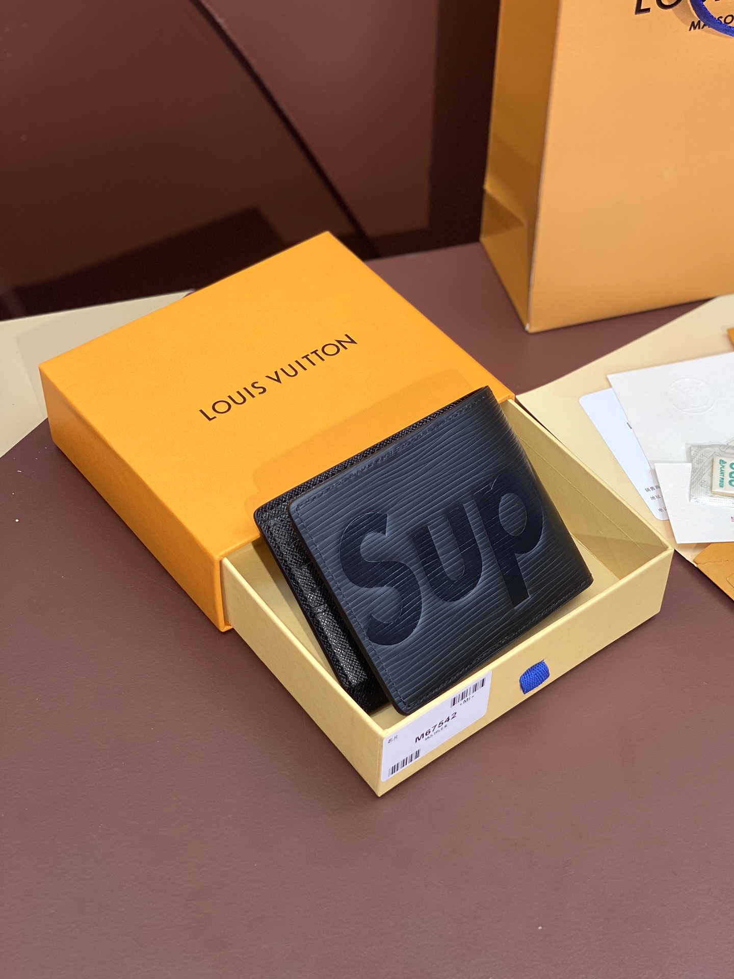 ルイ・ヴィトン「Louis Vuitton」LV x Supreme コラボ ポルトフォイユ･ミュルティプル