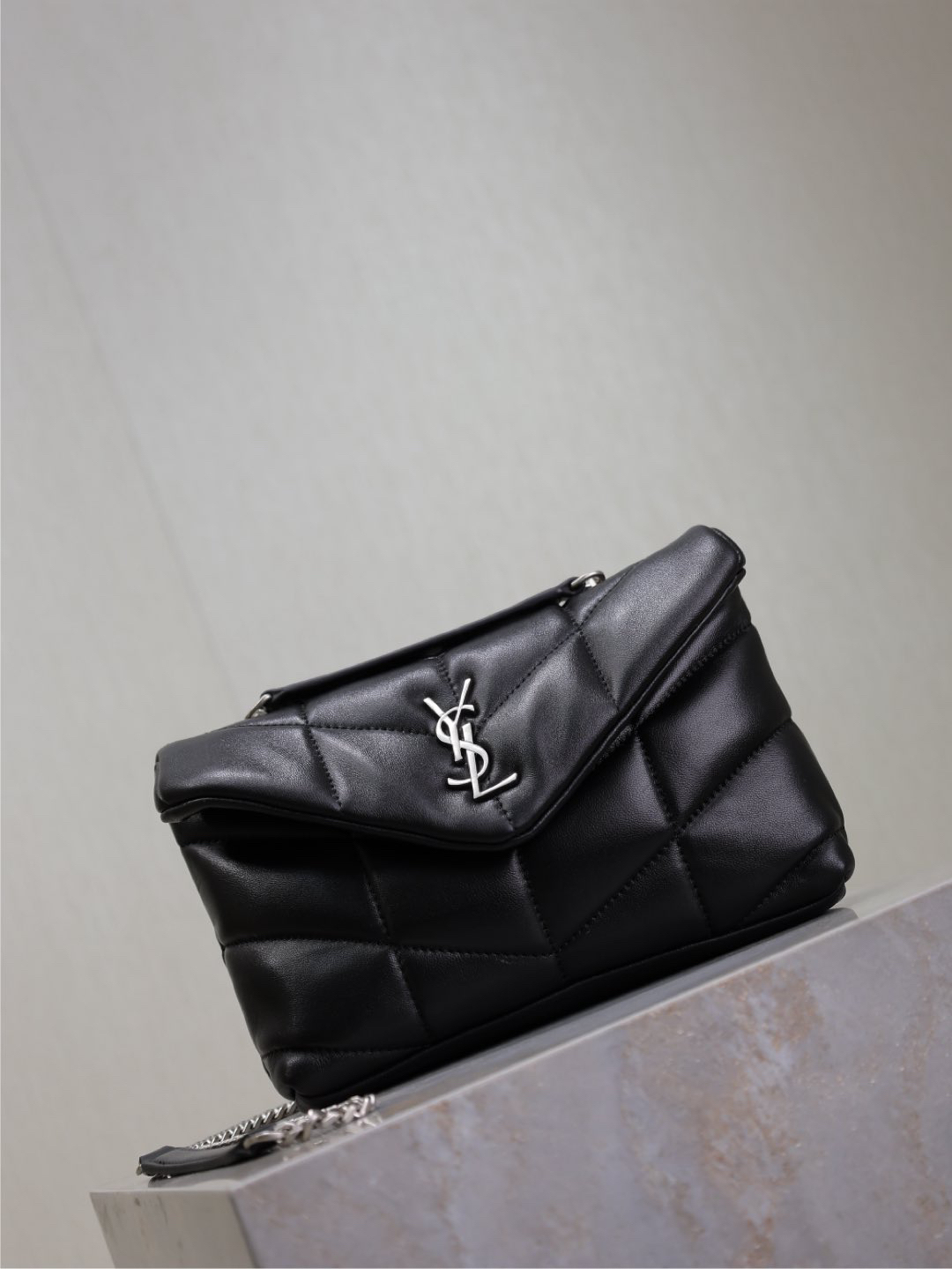 2026サンローラン「Saint Laurent TOY PUFFER ナッパラムスキン チェーンショルダーバッグ