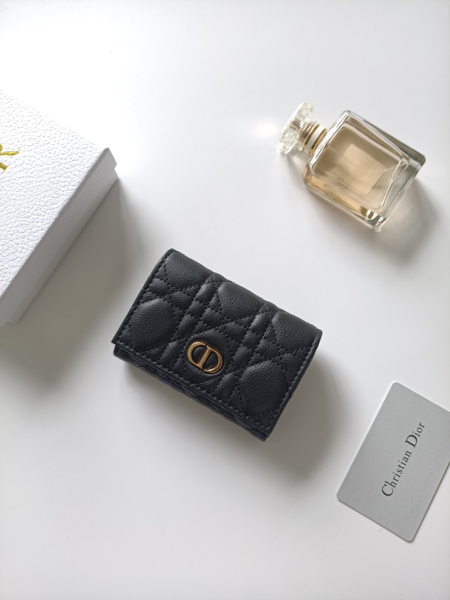 ディオール「Dior」ディオール 30 モンテーニュ グリシン ウォレット / コンパクトウォレット