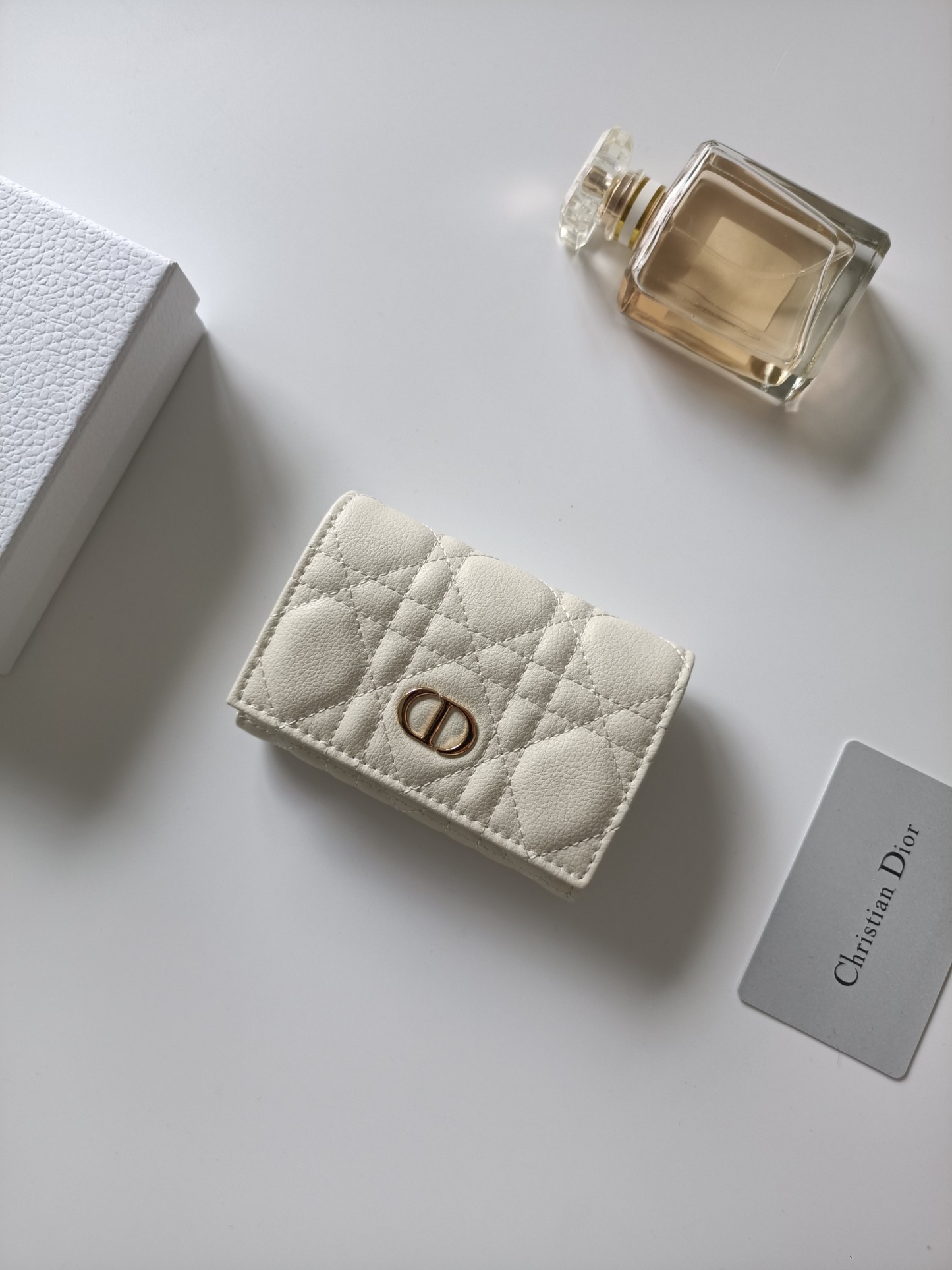 ディオール「Dior」ディオール 30 モンテーニュ グリシン ウォレット / コンパクトウォレット