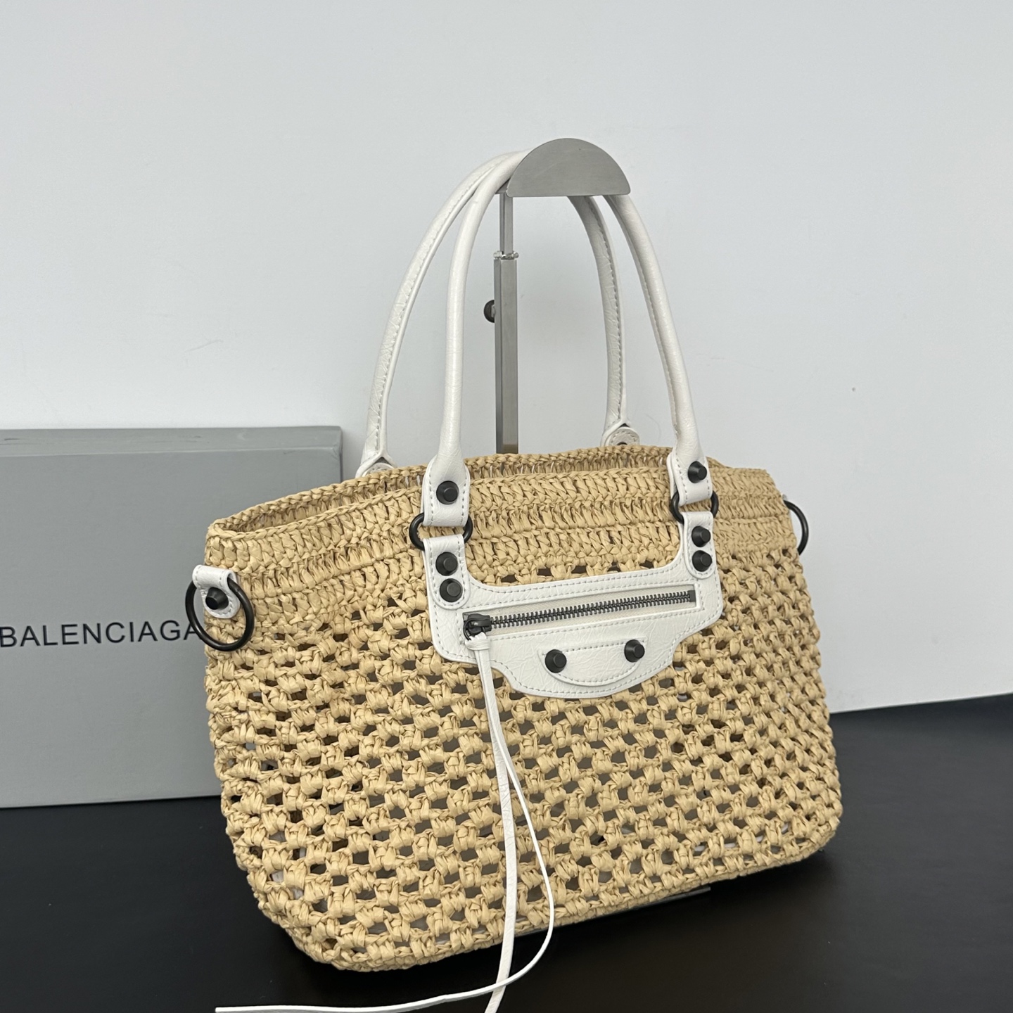 バレンシアガ「Balenciaga」バレンシアガ ル・シティ バスケット / ラフィアトートバッグ