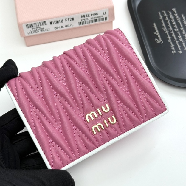 ミュウミュウ「Miu Miu」ミュウミュウ マテラッセ ラムスキン マルチウォレット F12 / コンパクトウォレット