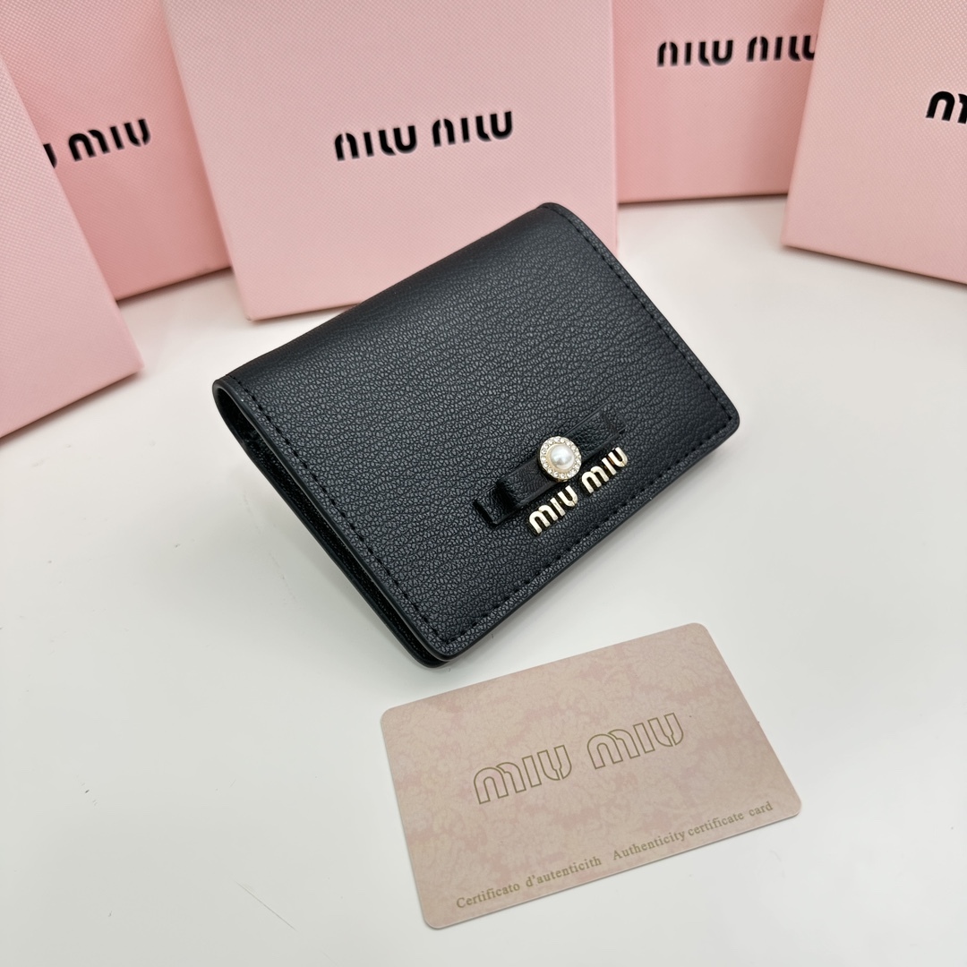 ミュウミュウ「Miu Miu」ミュウミュウ カーフスキン マルチウォレット 5236 / 二つ折り財布