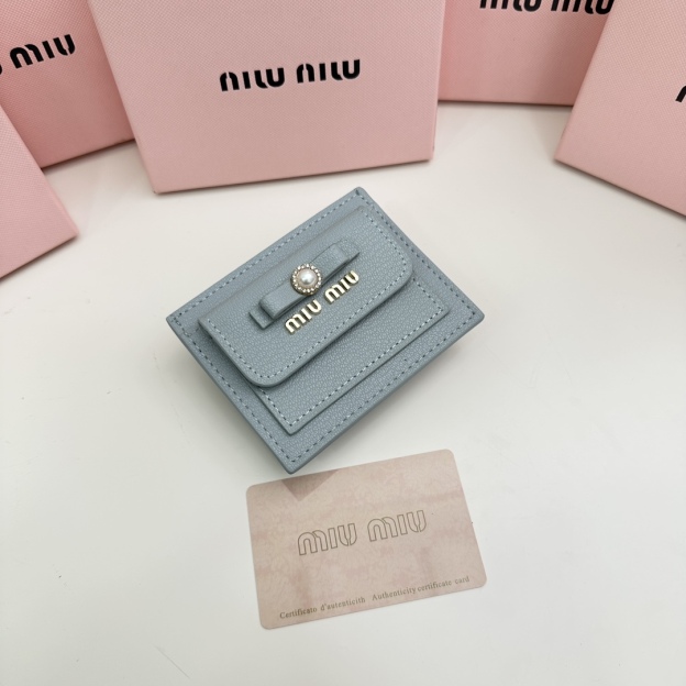ミュウミュウ「Miu Miu」ミュウミュウ カーフスキン マルチウォレット 5237 / コンパクトウォレット