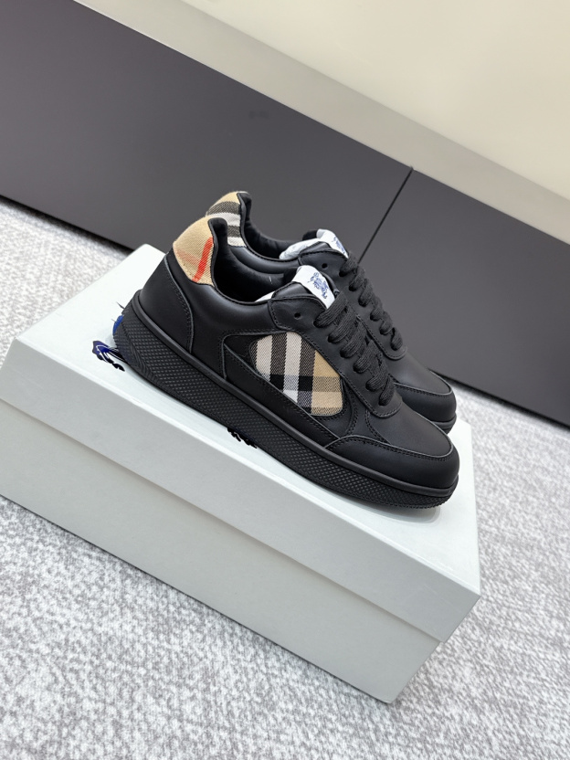 バーバリー「Burberry」バーバリー テラス スニーカー / レザースニーカー