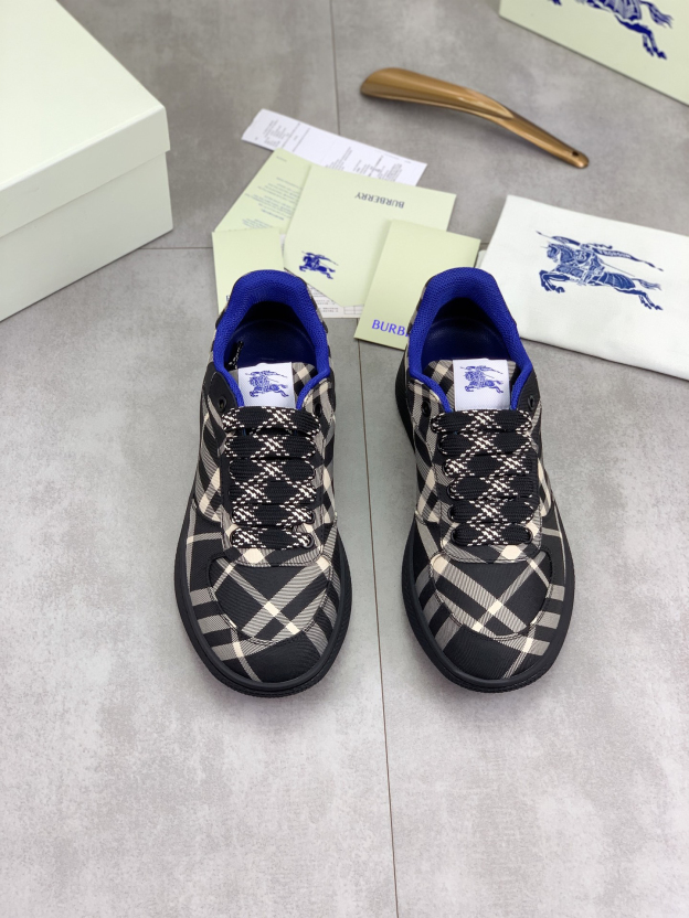 バーバリー「Burberry」バーバリー テラス スニーカー / レザースニーカー