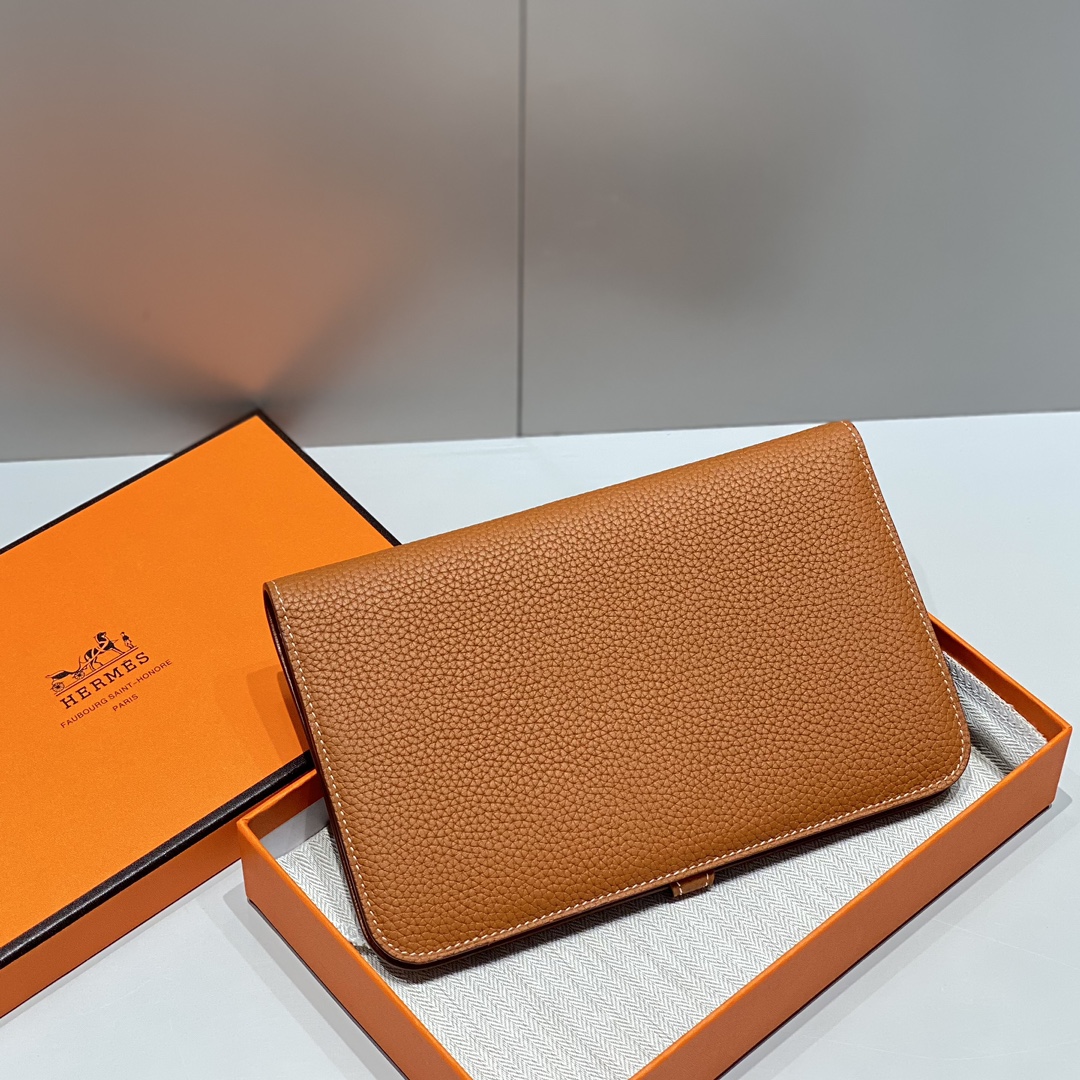 エルメス「Hermès」トゴ スキン ゴールデンブラウン パスポートケース