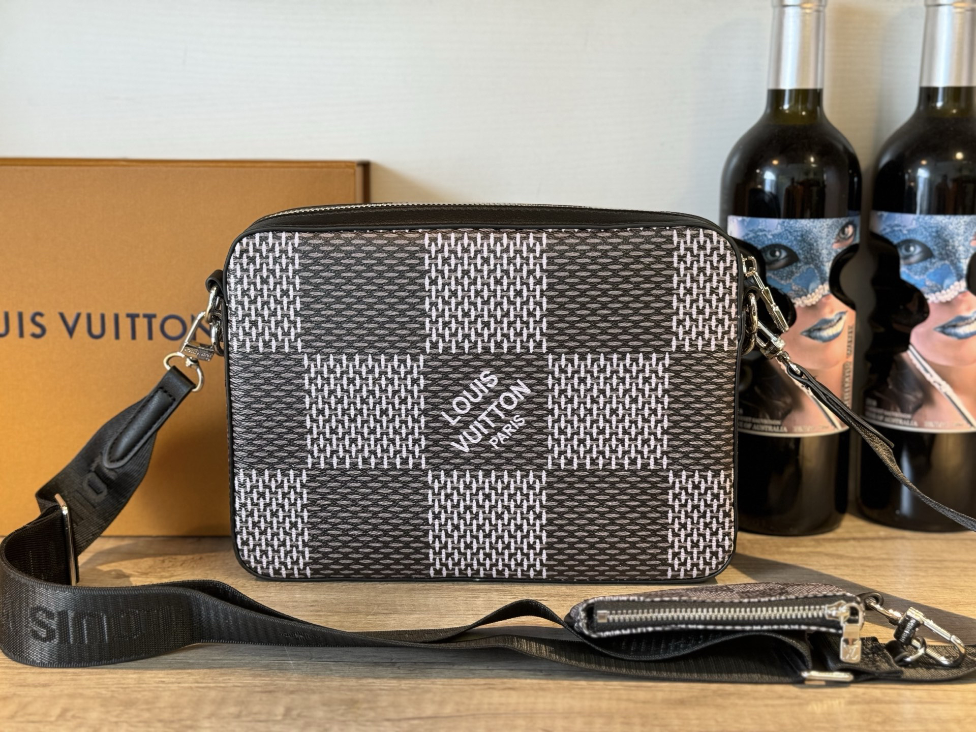ルイ・ヴィトン「Louis Vuitton」Monogram Eclipse Trio メッセンジャーバッグ