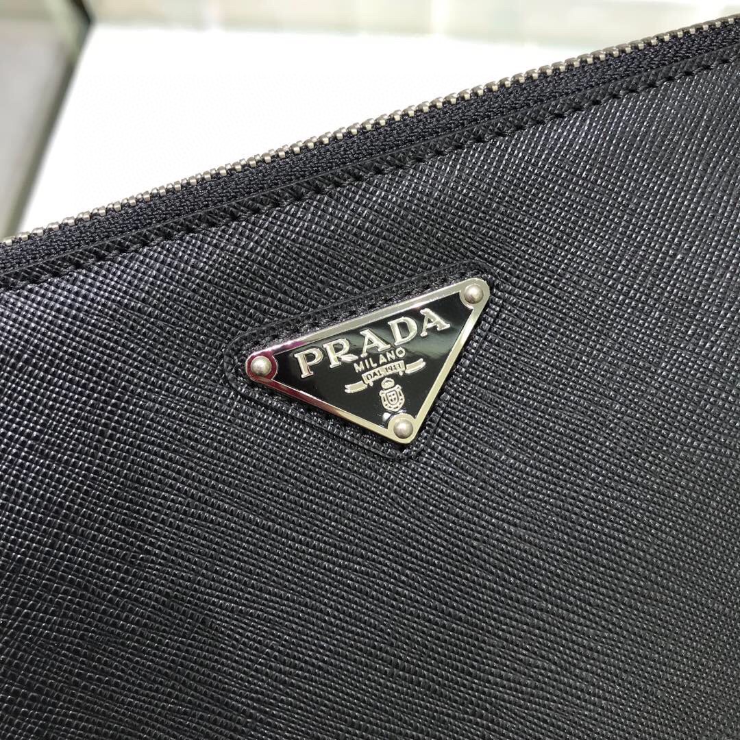 プラダ「Prada」メンズクラッチバッグ 2NE007 レザーアクセサリー