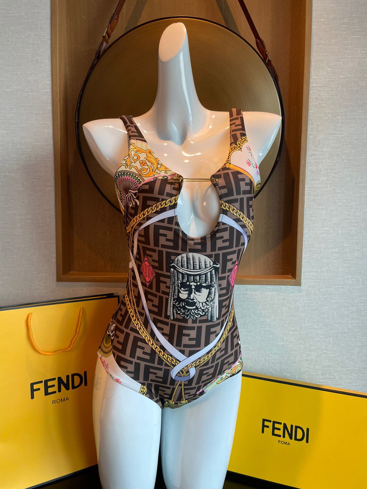 フェンディ「Fendi」ワンピース水着「2025夏季限定・人気プレミアムスイム登場！」