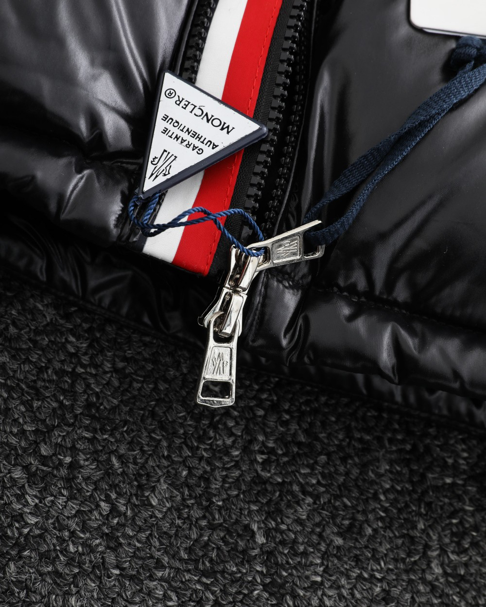 モンクレール メンズ 三色織りテープカラーストライプショートダウンジャケット