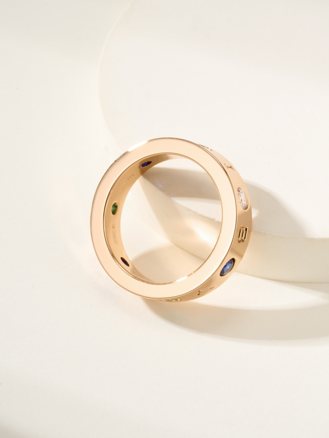 ブルガリ「Bvlgari」エレガントなリングコレクション