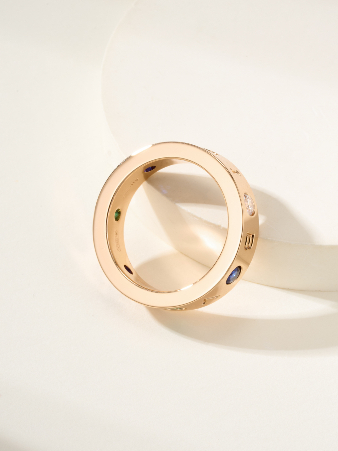 ブルガリ「Bvlgari」エレガントなリングコレクション