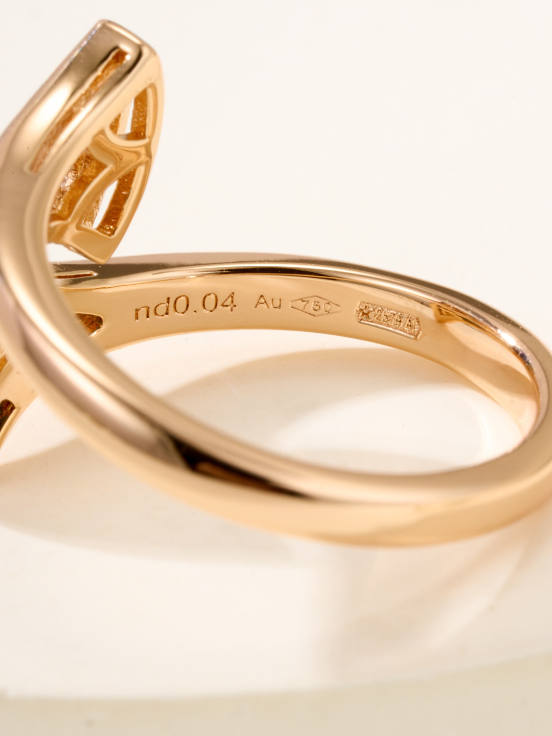 ブルガリ「Bvlgari」エレガントなリングコレクション