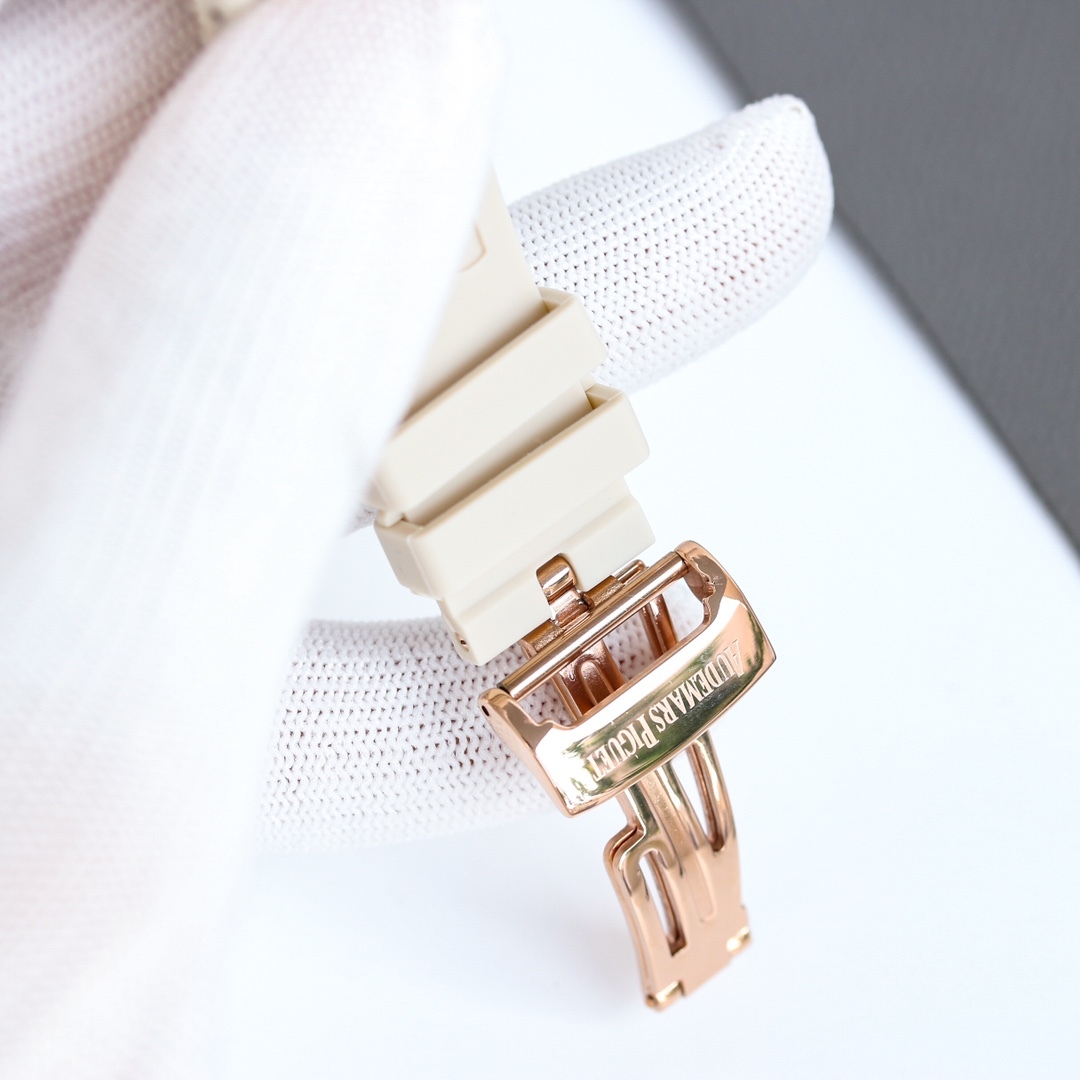 オーデマ ピゲ「Audemars Piguet」ロイヤルオーク オフショア レディ クロノグラフ 37mm