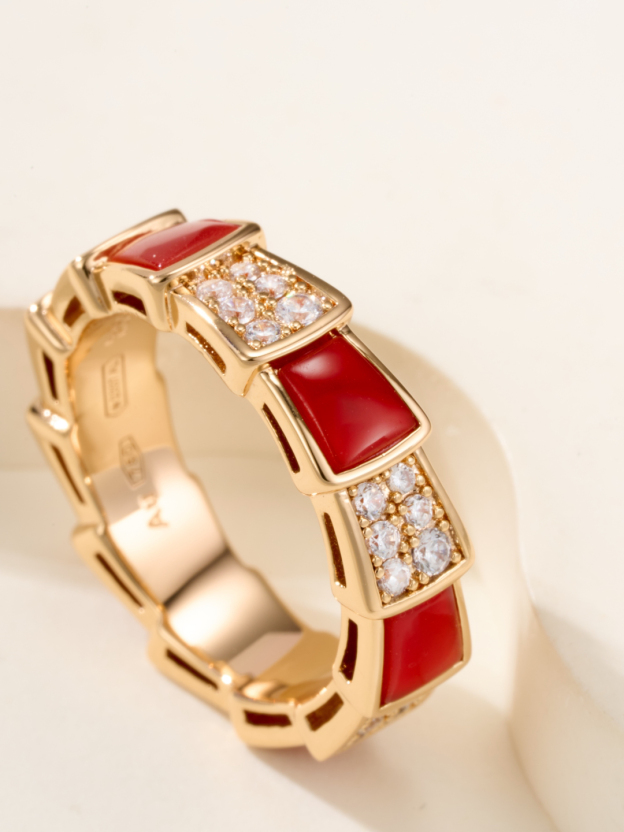 ブルガリ「Bvlgari」Gelati エレガントなリングコレクション