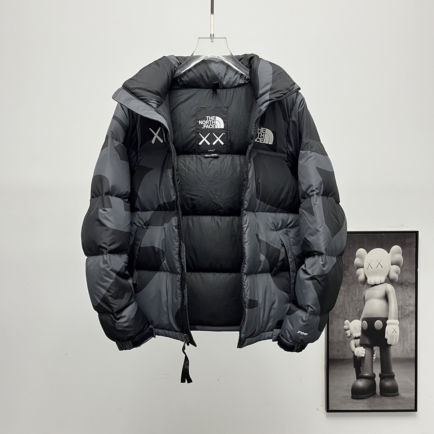 ザ・ノースフェイス XX KAWS 夢のコラボレーション ファッションフーディダウンジャケット 男女兼用