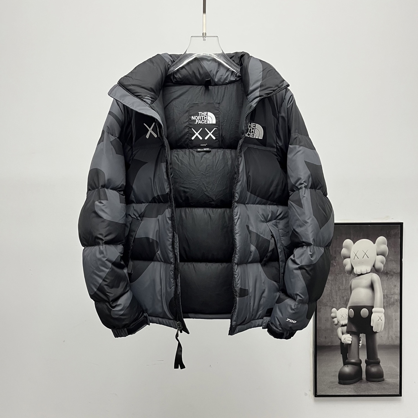 ザ・ノースフェイス XX KAWS 夢のコラボレーション ファッションフーディダウンジャケット 男女兼用