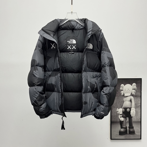 ザ・ノースフェイス XX KAWS 夢のコラボレーション ファッションフーディダウンジャケット 男女兼用