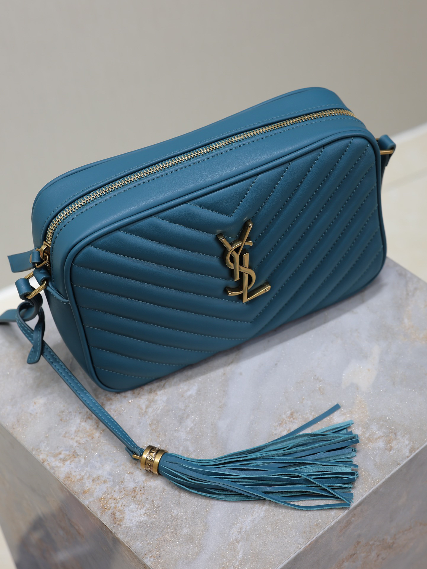 2026サンローラン「Saint Laurent LOU カメラバッグ