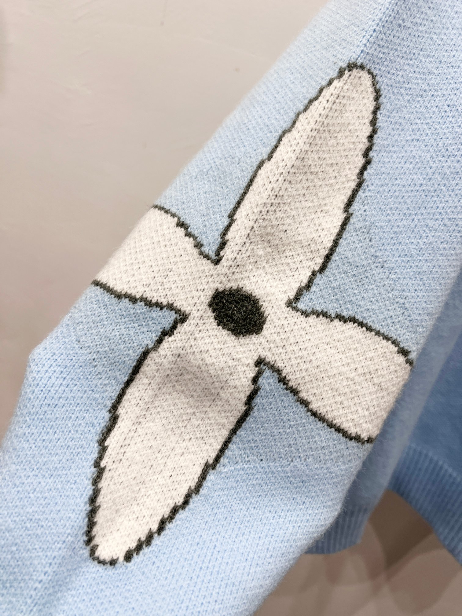 ルイ・ヴィトン「Louis Vuitton」クラシックジャージー編みウールプルオーバータートルネックセーター