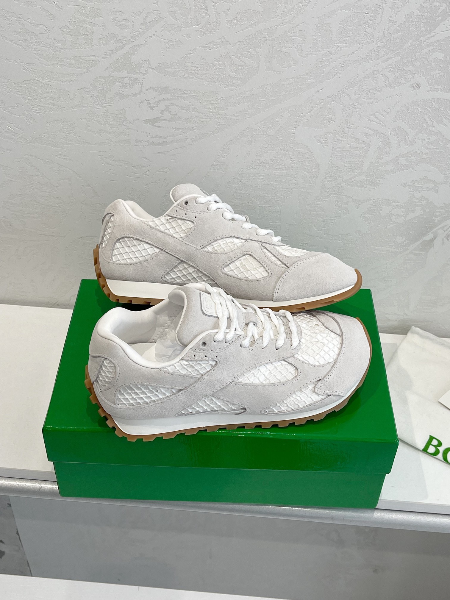 ボッテガ・ヴェネタ「Bottega Veneta」ボッテガ・ヴェネタ オービット スニーカー / ユニセックススポーツシューズ